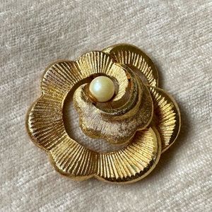 Vintage Fashion Jewelry BSK Pin Brooch Gold Flower With Pearl Center
